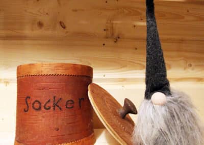 détail de la décoration de l'intérieur des chalets individuels de notre camp à Älgbäck en Laponie suédoise